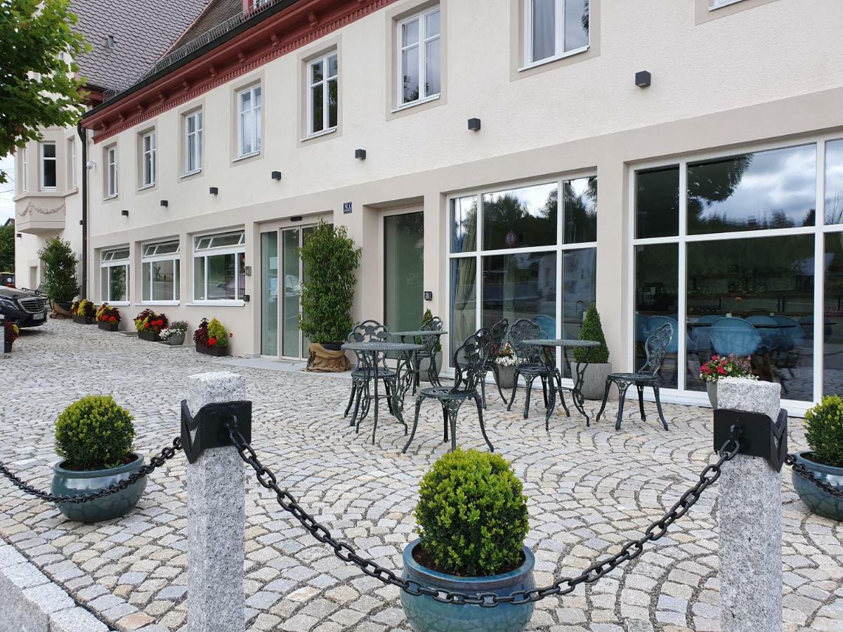 Hotel Das Q Aldingen  ภายนอก รูปภาพ